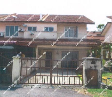 Lelong Auction 2 Storey Terrace House With Extra Land In Taman Bayu Permai Selangor Rm 370 000 On 2020 08 07 Lelongtips Com My