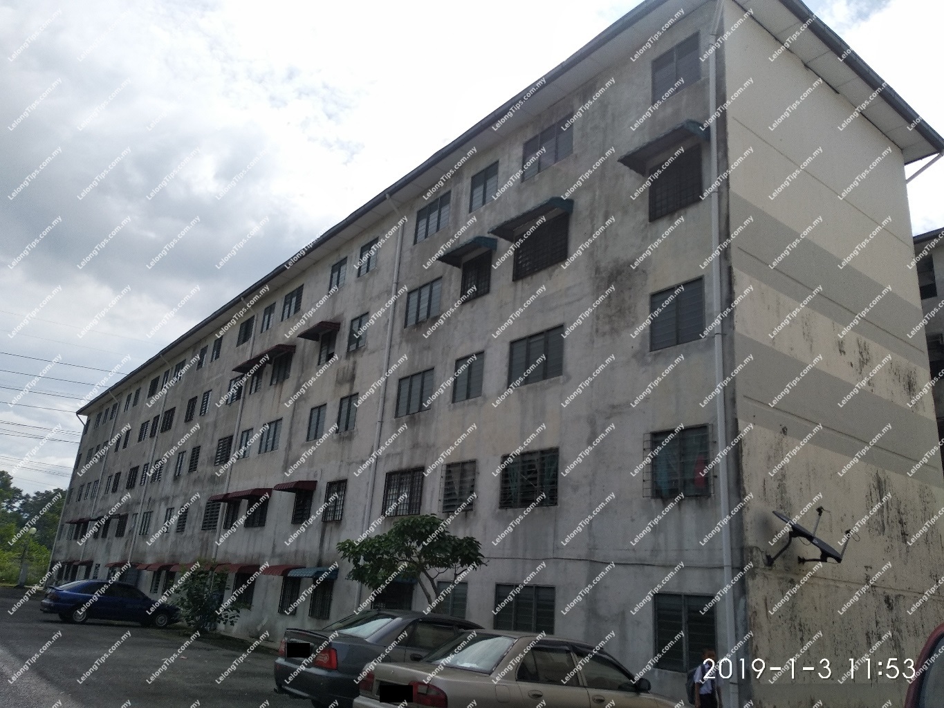 [Freehold] Anggerik II Apartment (Flat), Low Cost [8 mins to Tesco Bukit Beruntung (Lotus)]
