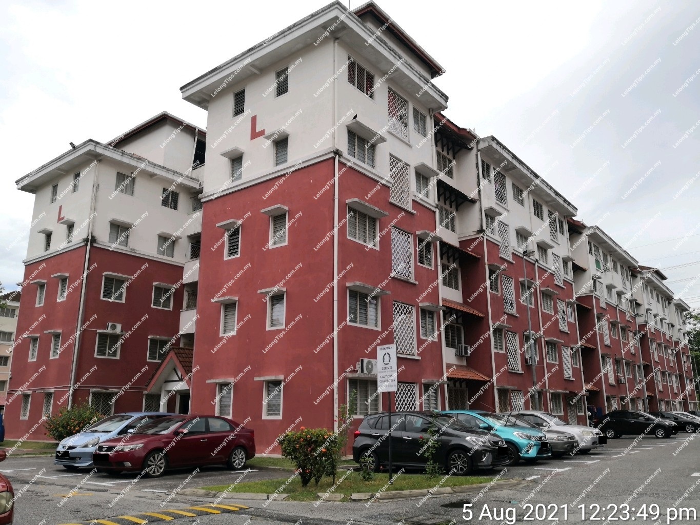 [Vacant Unit] 3 Bedroom Desa Mutiara Flat, Low Cost [2 mins to Mutiara Damansara MRT station; 70% Occupancy Rate]