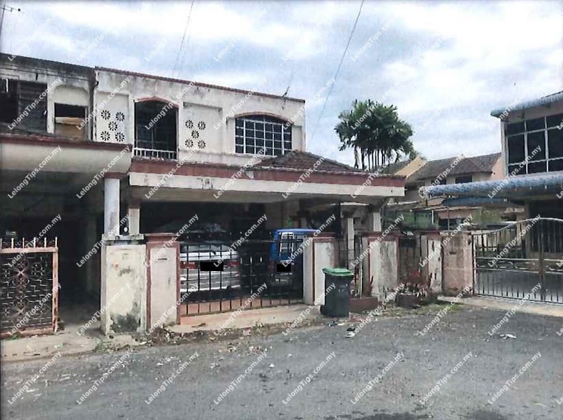 Freehold 2 Storey Semi Detached House [6 min to Aman Central Mall; 7 ...