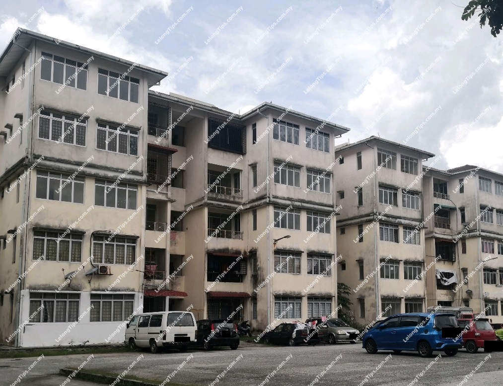 3 Bedroom Seri Inai Apartment, End Lot [9 min to Lotus's Bukit Beruntung (Tesco)]