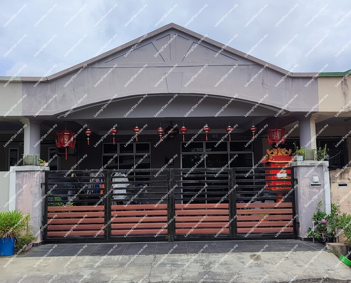 Freehold 1 Storey Terrace House, Intermediate, Renovated [3 min to Widad University College & Pasaraya LYC indera Mahkota; 5 min to TMG Mart IM2]