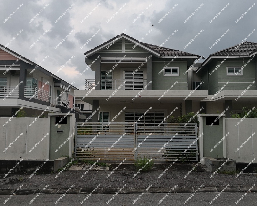 2 Storey Semi Detached House [7 min to AEON Ipoh Station 18 & Lotus's Station 18 Ipoh (Tesco)]