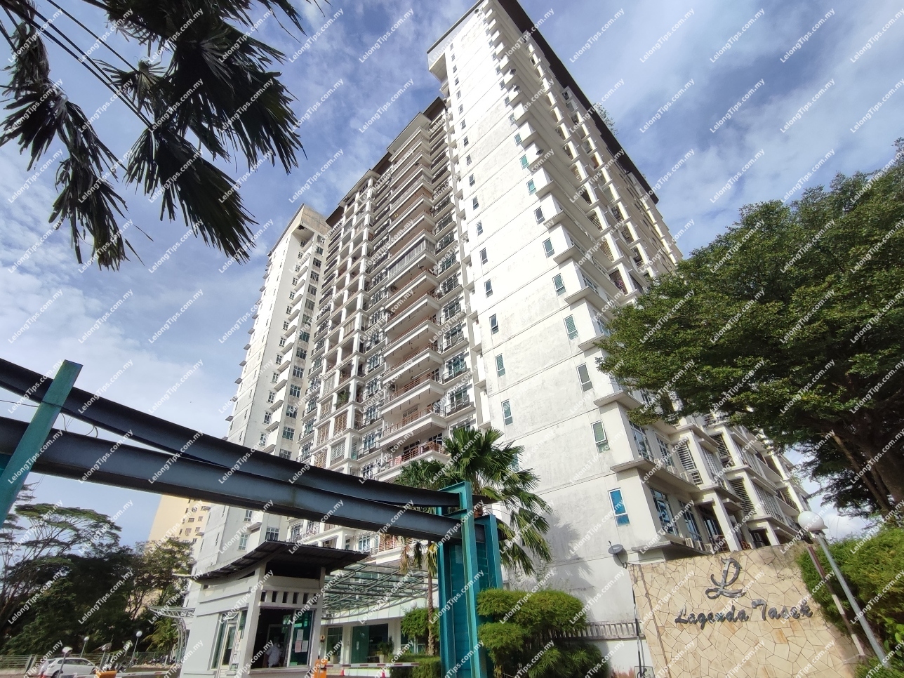 Lagenda Tasik (Lagenda Tasek) Service Apartment [4 min to Danga Bay Park; 5 min to Terminal Bas Larkin; 6 min to Angsana Johor Bahru Mall; 9 min to Johor Bahru Checkpoint]