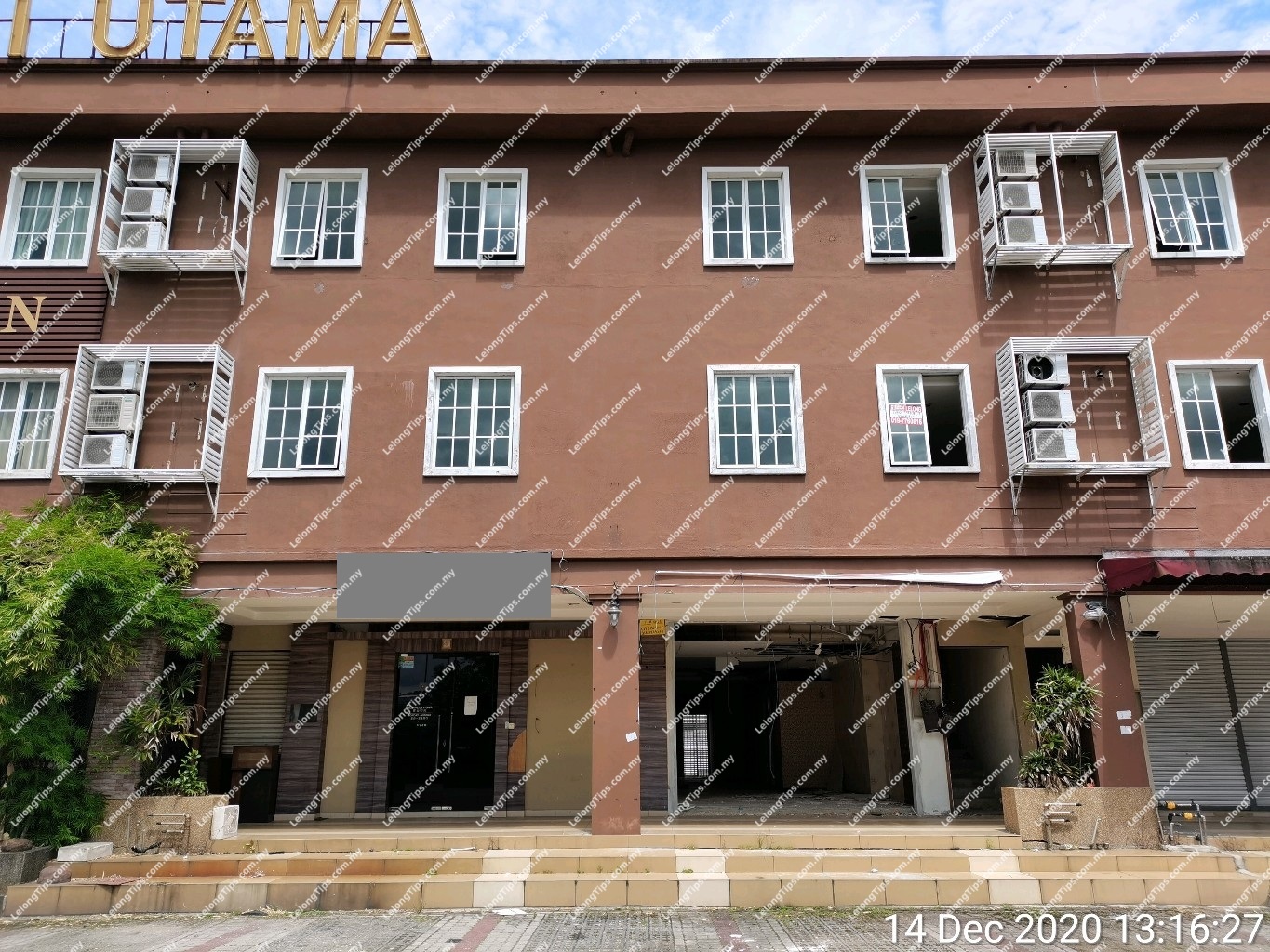 [-34%] 3 Storey Shop Office, Intermediate [Facing main road; 3 min to KipMall Masai; 4 min to Lotus's Seri Alam (Tesco); Easy Access via Pasir Gudang Highway]