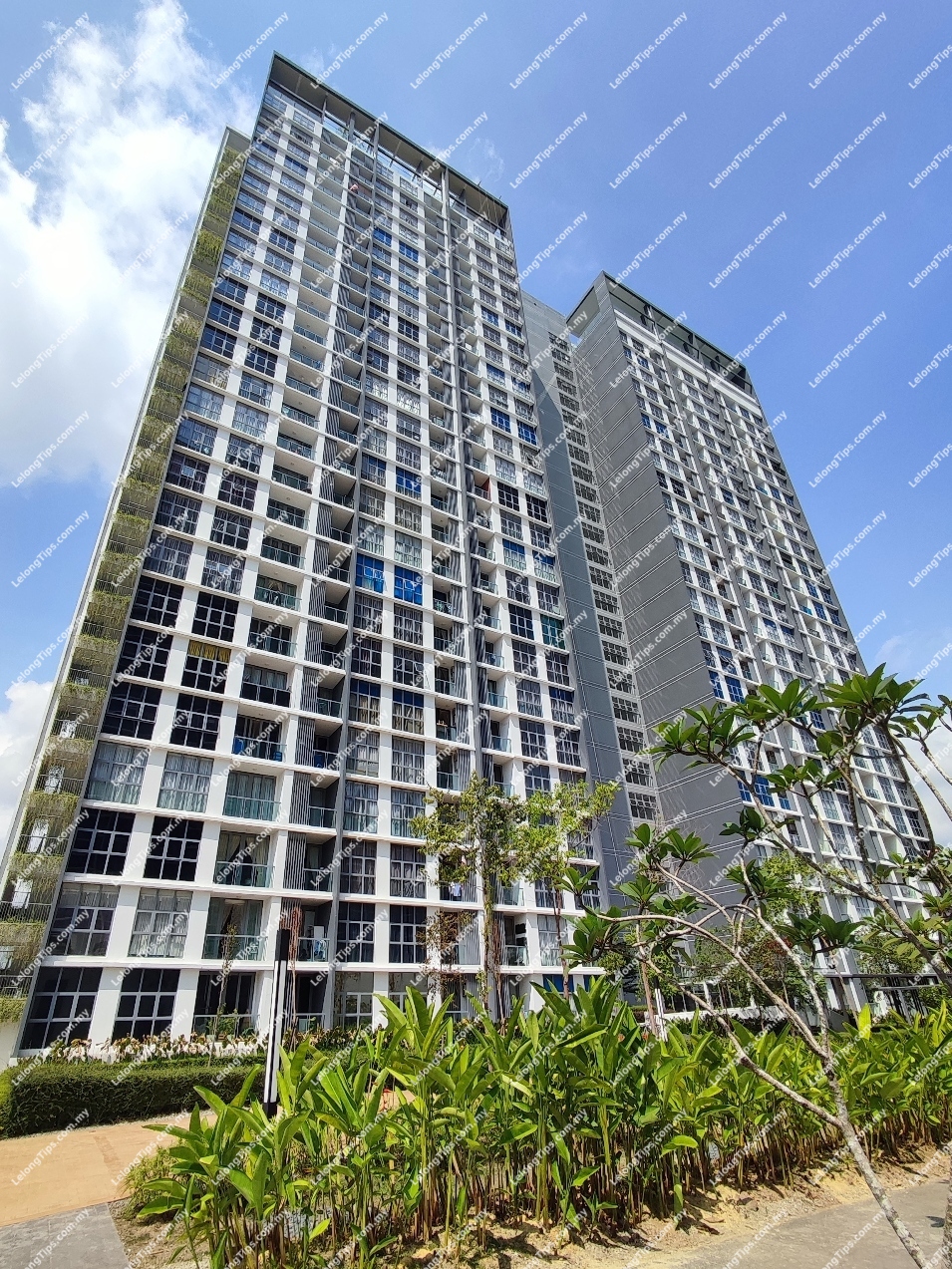Lelong Auction 20 Freehold 4 Bedroom Lakefront Residence Condominium Corner Lot Tower 4 Newly Completed In 2020 4 Min To Mmu Cyberjaya In Cyberjaya Selangor For Rm400000