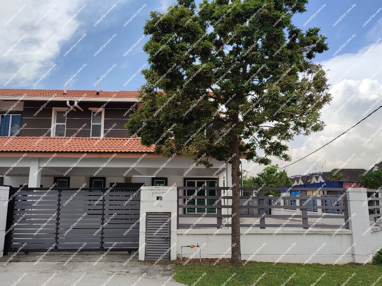 Freehold 2 Storey Terrace House, Corner Lot [3 min to Mydin Taman Rinting; 5 min to Lotus's Seri Alam (Tesco); 8 min to AEON Permas Jaya]
