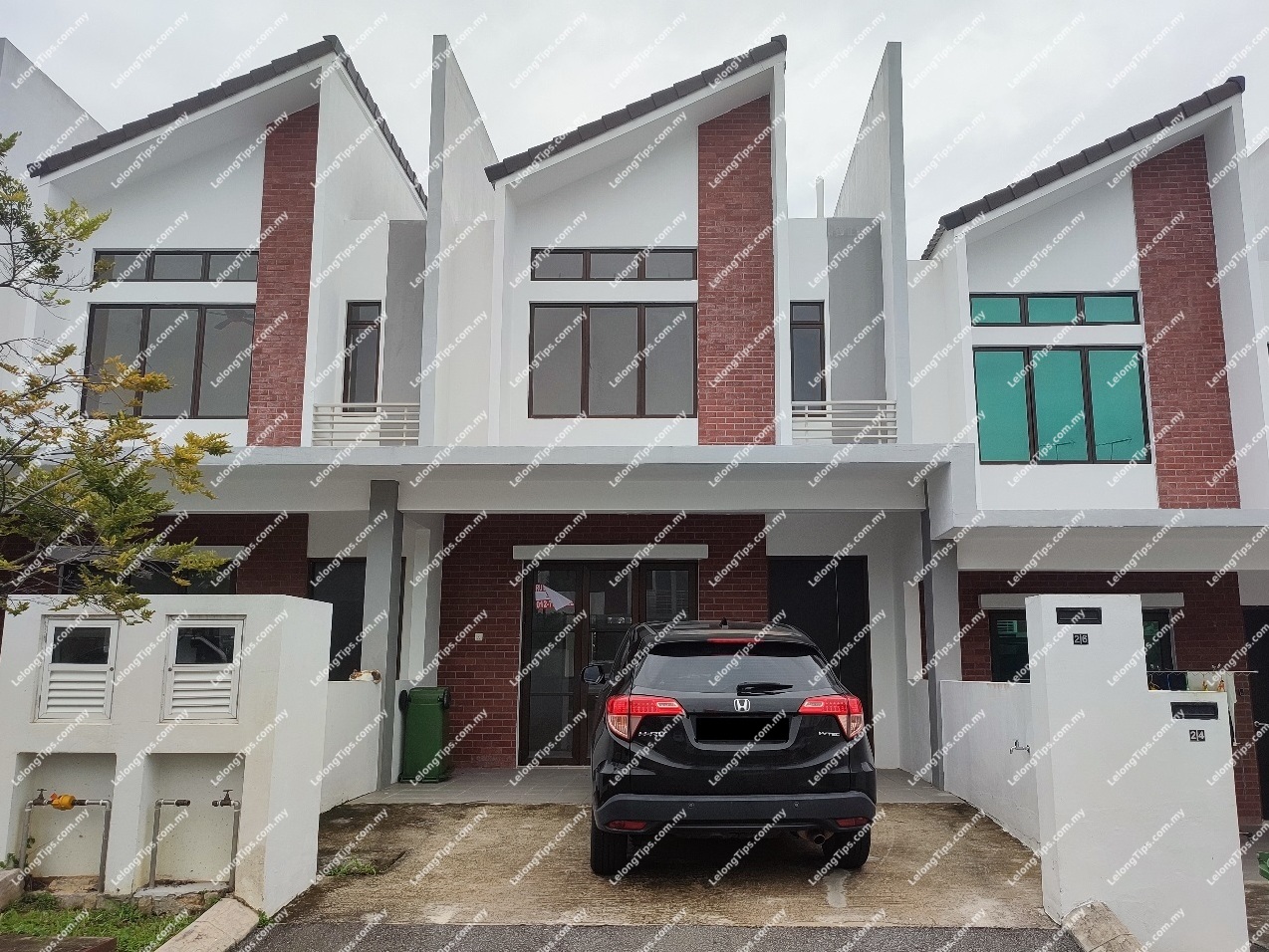 Stratified 2 Storey Terrace House [2 min to 99 Speedmart Taman Bukit Pelali; Easily accessible via Jalan Kota Tinggi- Pengerang]