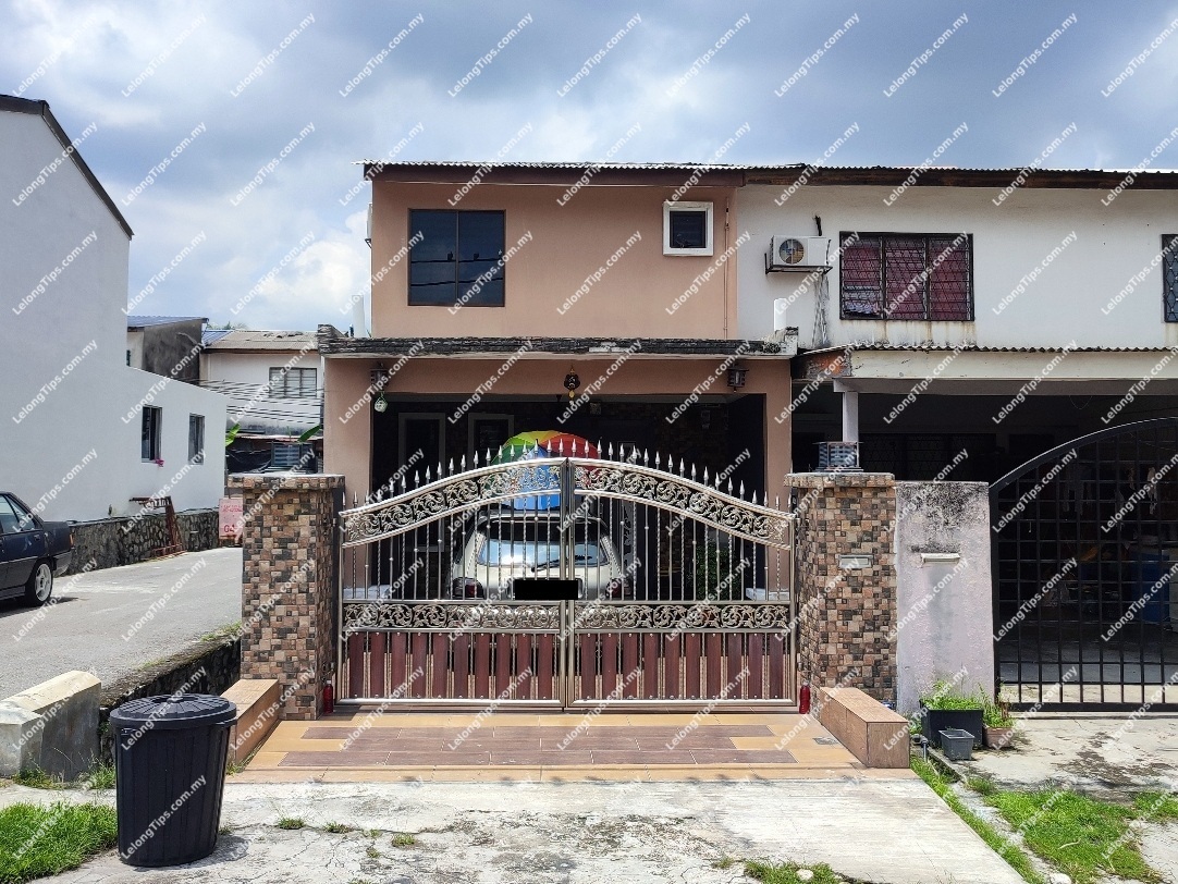2 Storey Terrace House [7 min to Metro Point Complex and Plaza Metro Kajang; 9 min to MRT Sungai Jernih]
