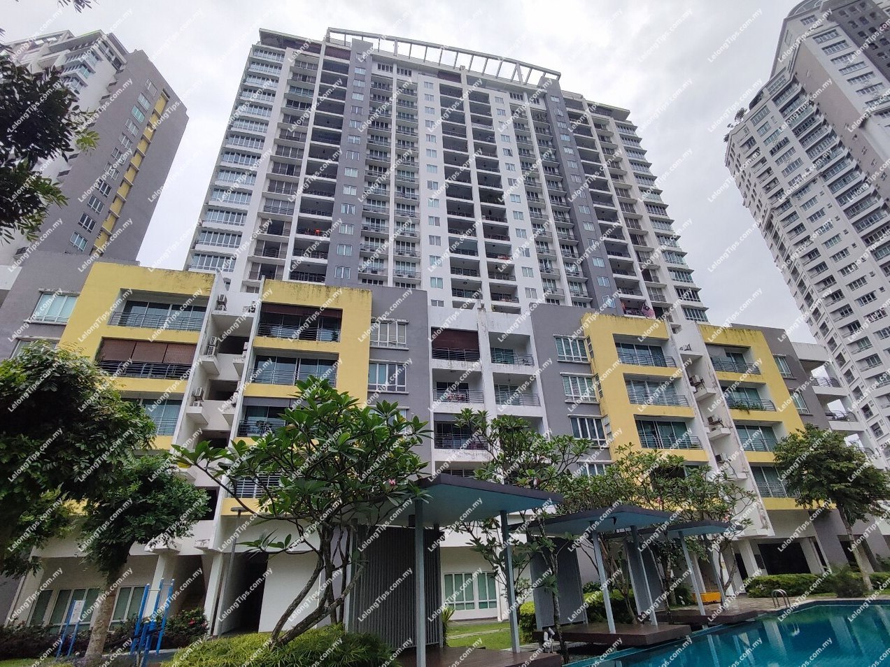 Laman Baiduri Condominium [6 min to AEON Big Subang and Subang Parade; 8 min to LRT and KTM Subang Jaya Station]