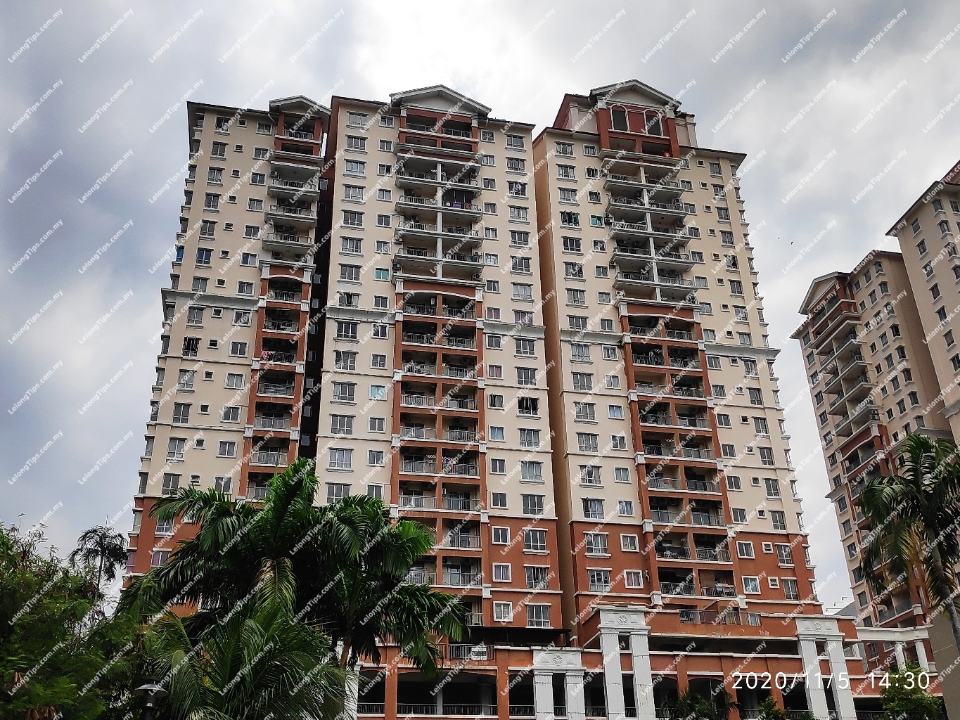 3 Bedroom Suria Perdana Service Apartment (Fortune Park) [5 min to The Mines Shopping Mall; 8 min to Serdang KTM Station]