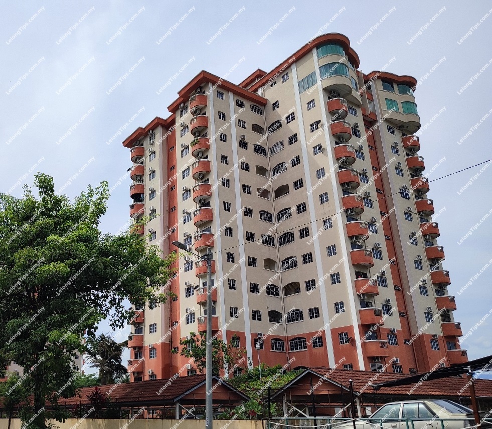3 Bedroom Bercham Prima Condominium [5 min to AEON Kinta City & Econsave; 6 min to Lotus's Ipoh Hyper (Tesco)]