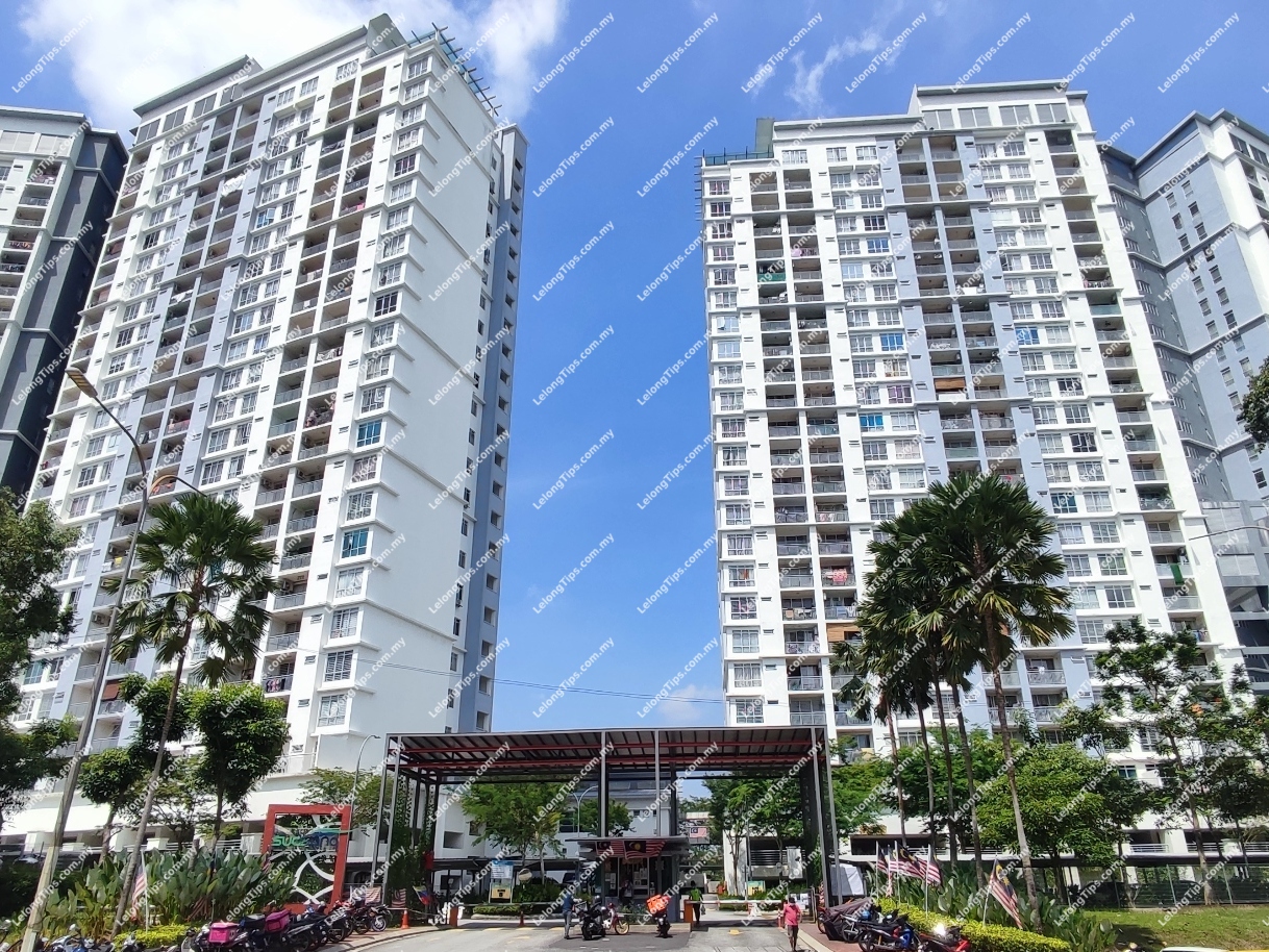 3 + 1 Room Suasana Lumayan Condominium [Right in front of Taman Tasik Permaisuri; Short Distance to Cheras Stadium KL; Matured township; 5 min to Salak Selatan LRT Station]