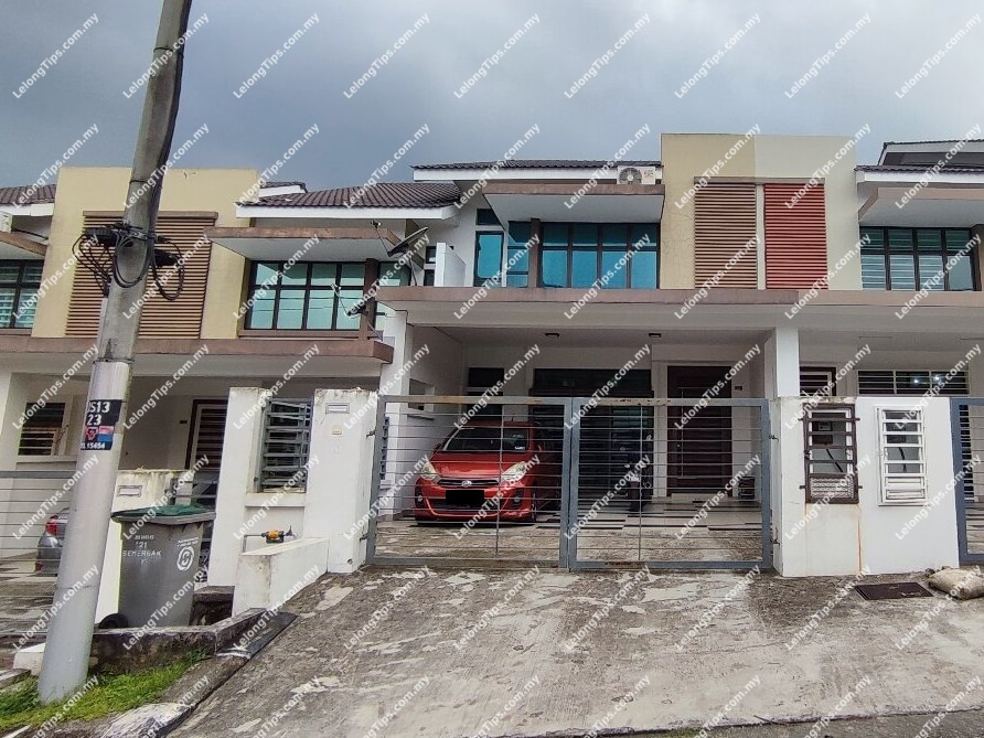2 Storey Terrace House, Intermediate [3 min to KipMall Masai; 8 min to Lotus's Seri Alam (Tesco)]