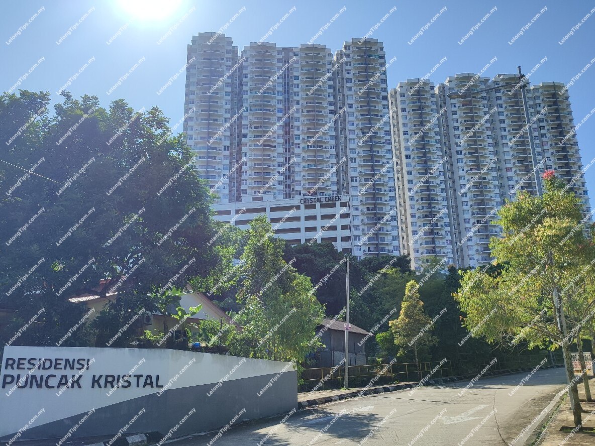 Freehold 3 + 1 Room Puncak Kristal Condominium (Crystal Creek) [4 min to Taiping Lake Gardens & Taiping Zoo; 7 min to MRSM Taiping; 9 min to Taiping KTM Station]