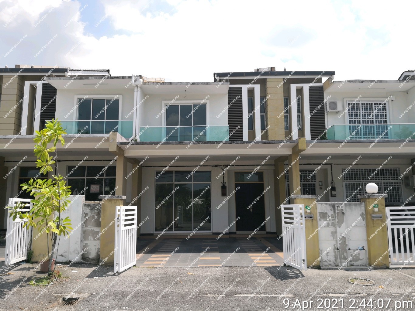 Freehold 4 Bedroom 2 Storey Terrace House, Intermediate [Next to Jalan Kuala Kangsar; 5 min to AEON Mall Ipoh Klebang]