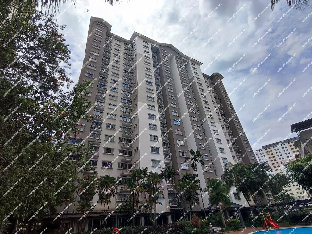 Puncak Damansara Apartment [3 min to Centrepoint Bandar Utama; 4 min away from Bandar Utama MRT Station; 5 min to 1 Utama Shopping Centre]