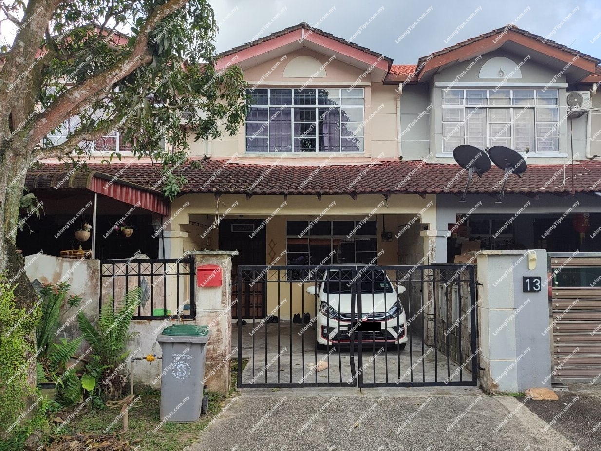 2 Storey Terrace House [5 min to Econsave Pasir Gudang; 10 min to Lotus's Eco Tropics]