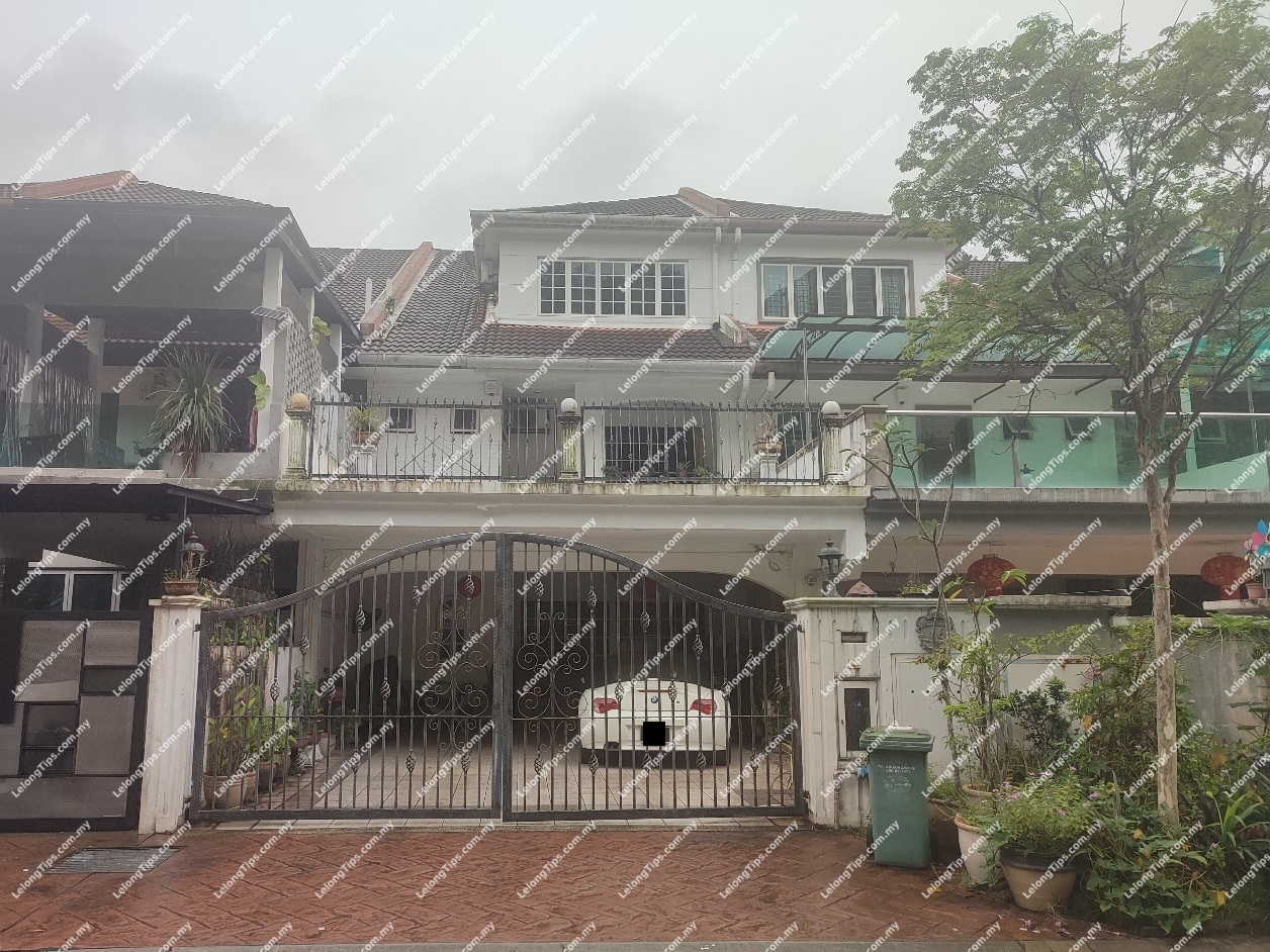 3 Storey Terrace House, Intermediate, Renovated [6 min to Pavilion