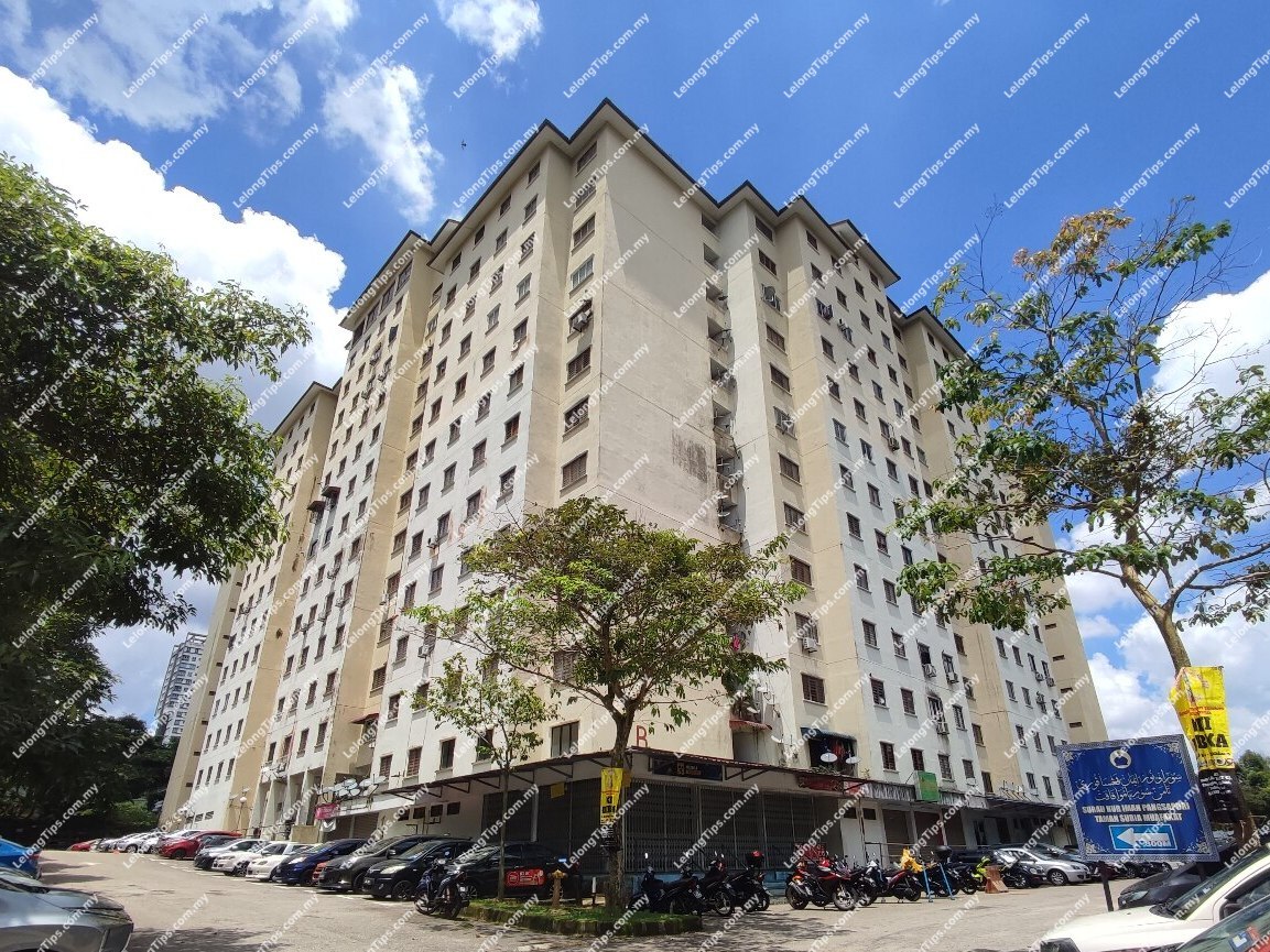 3 Bedroom Flat, Low Cost [8 min to Angsana Johor Bahru Mall; 9 min to Paradigm Mall Johor Bahru]