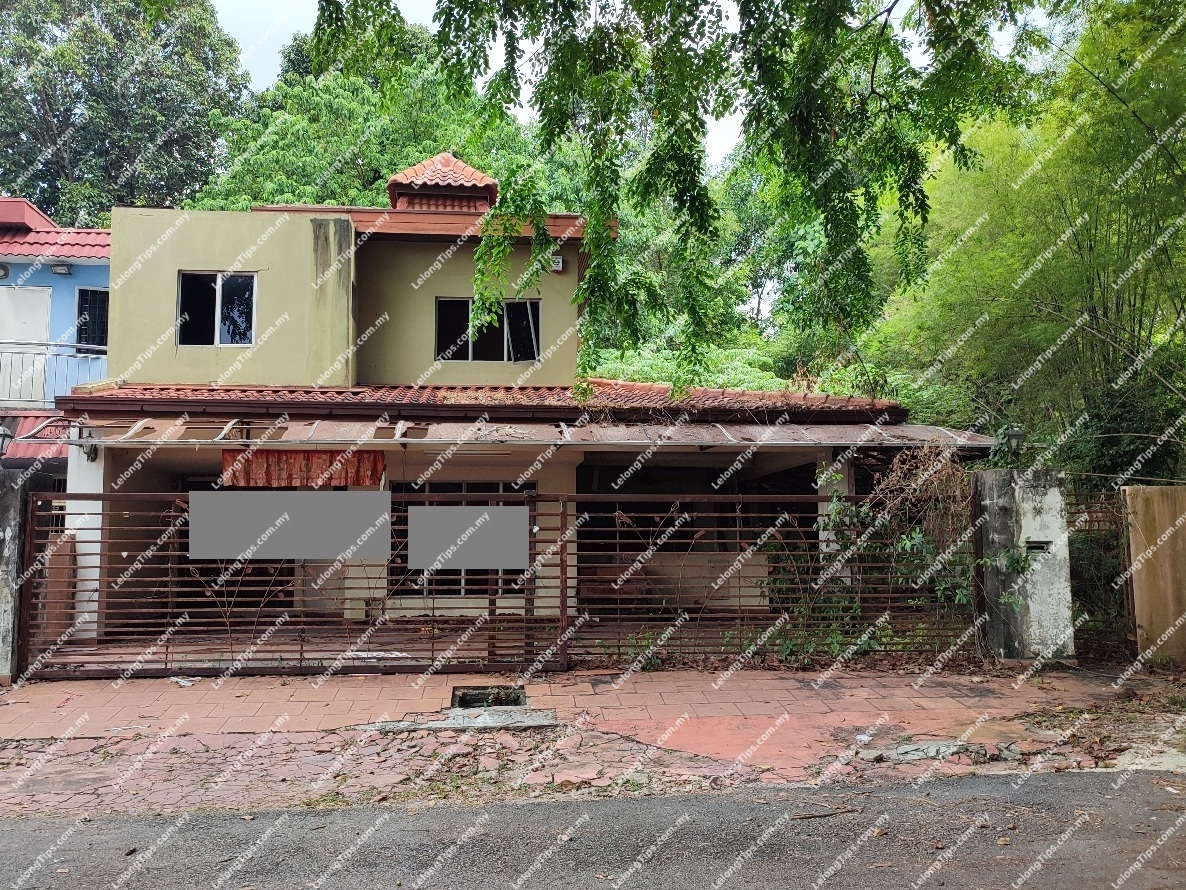 [-19%] Freehold 2 Storey Terrace House, Corner Lot, Renovated [2 min away from Lembah Subang LRT Station]