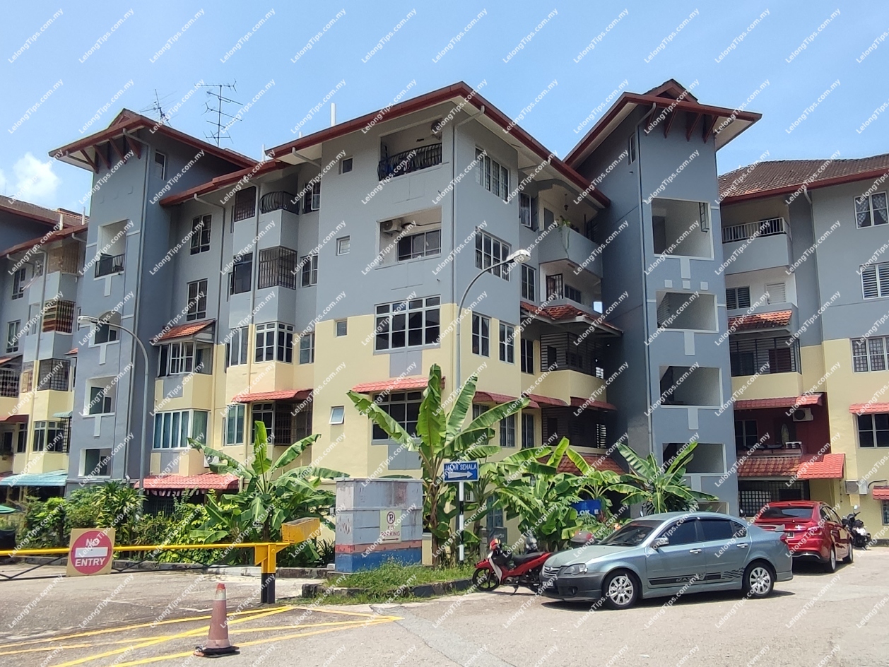 [-35%] 3 Bedroom Titiwangsa Apartment [4 min to Angsana Johor Bahru Mall; 6 min to Paradigm Mall Johor Bahru; 8 min walk to SMK Bandar Baru Uda]