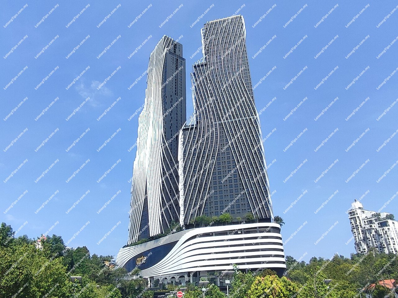 Freehold Arte Mont Kiara Service Apartment [4 min to Solaris Mont&rsquo;Kiara; 6 min walk to Menara MITI; 8 min walk to Publika Shopping Gallery]
