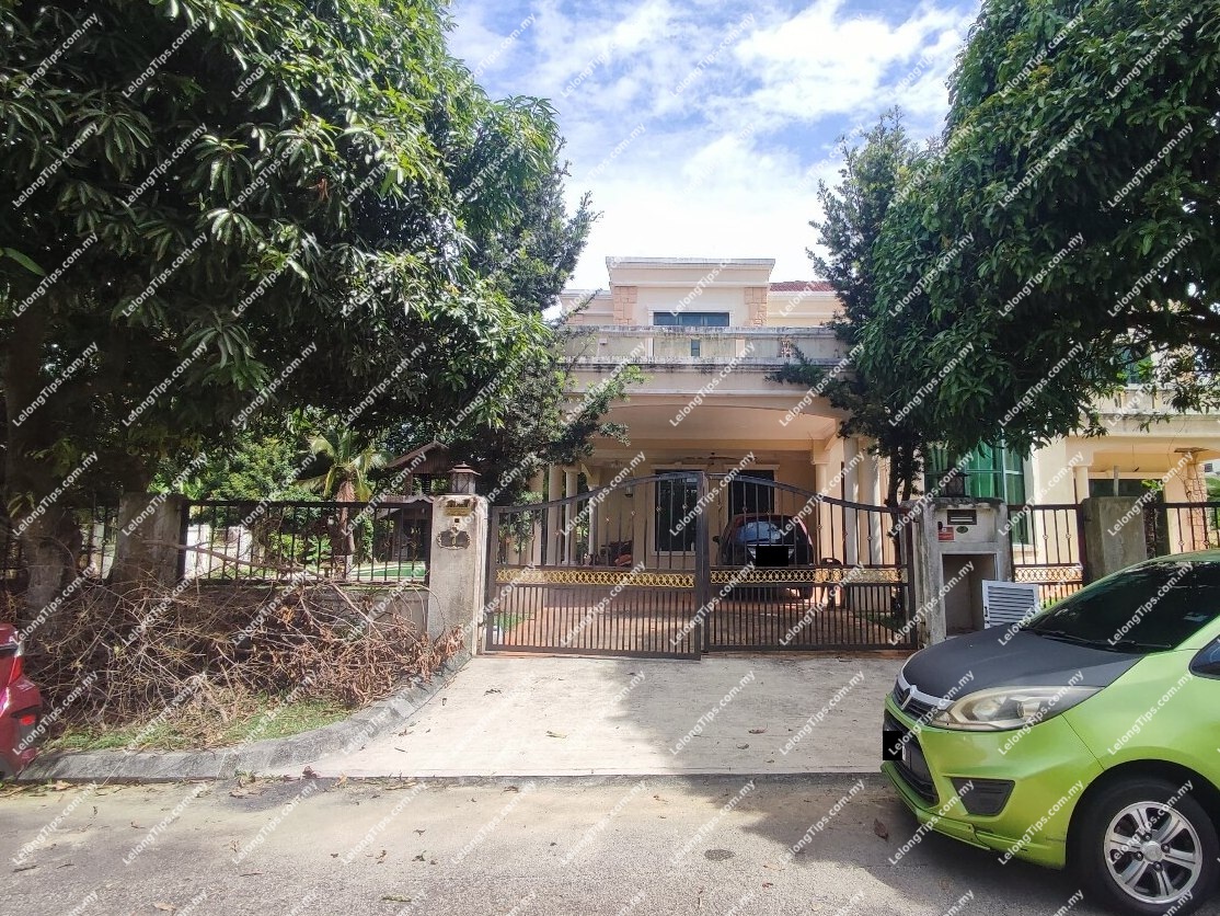 2 Storey Detached House with Swimming Pool