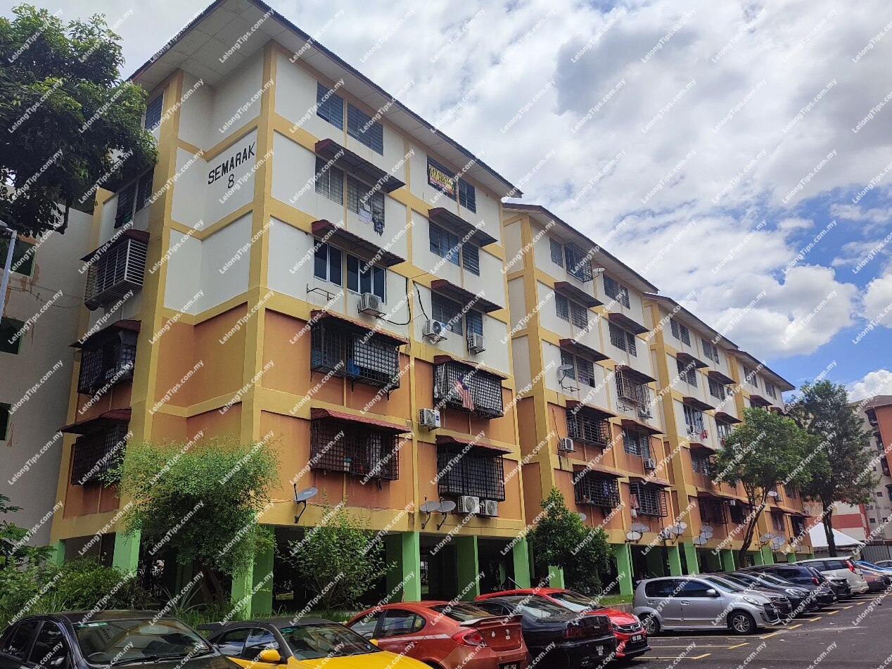 Gugusan Semarak Apartment [3 min to Surian MRT Station & Sunway Giza Mall; 9 min to 1 Utama Shopping Centre]