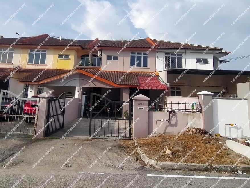 Freehold 2 Storey Terrace House, Intermediate [4 min to Econsave Taman Putri Kulai; 6 min to Lotus's Kulai; 10 min to AEON Mall Kulai]