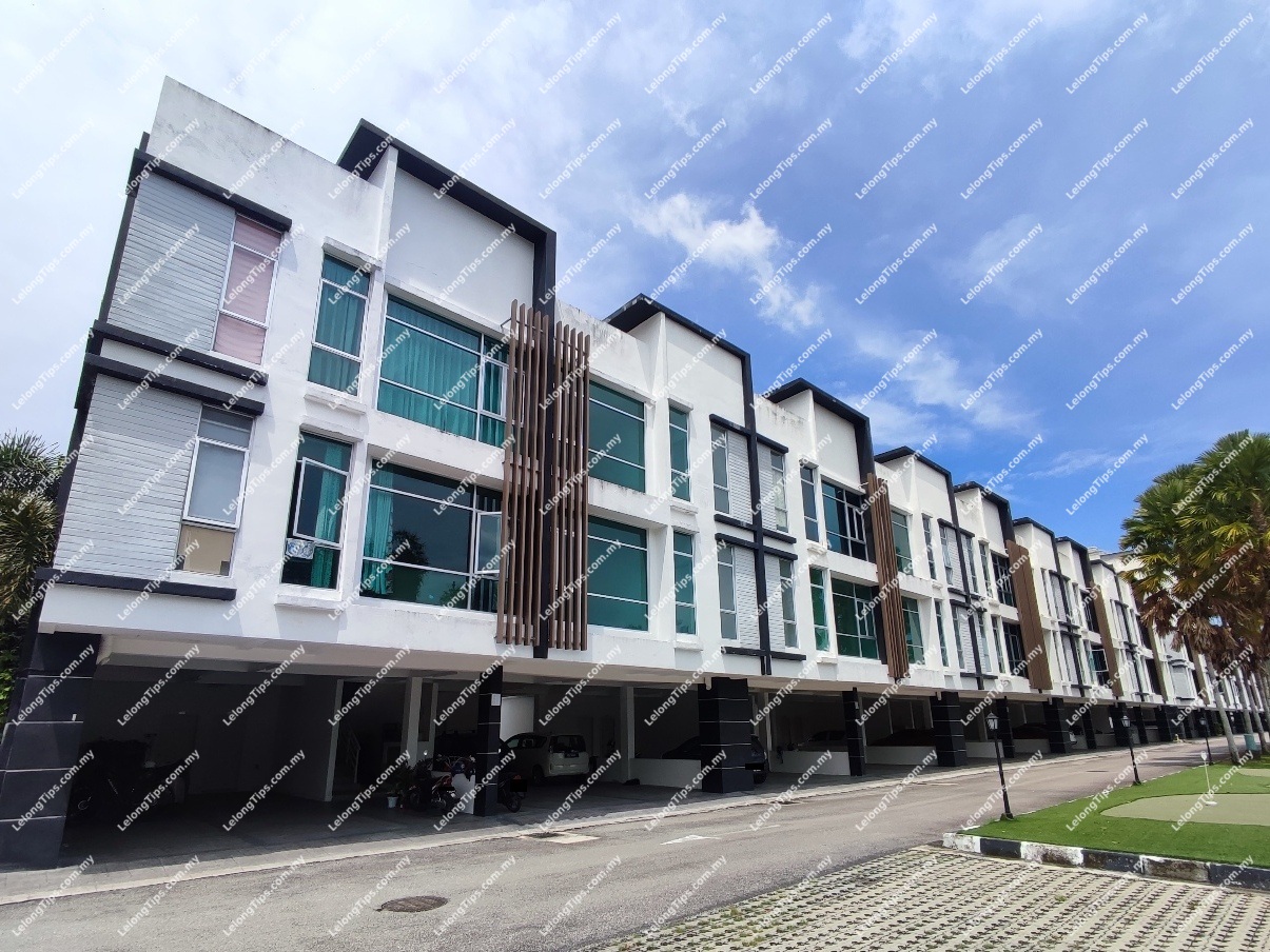 Freehold 3 Bedroom Town House [3 min to TF Value-Mart Balik Pulau; 7 min to Balik Pulau Vocational College]