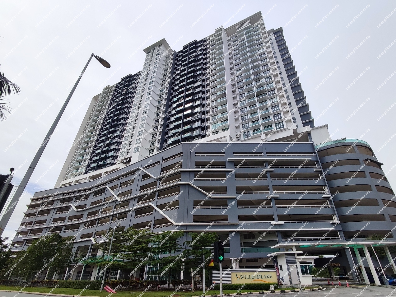 Saville D'Lake Serviced Apartment [9 min to Lotus's Bandar Bukit Puchong]