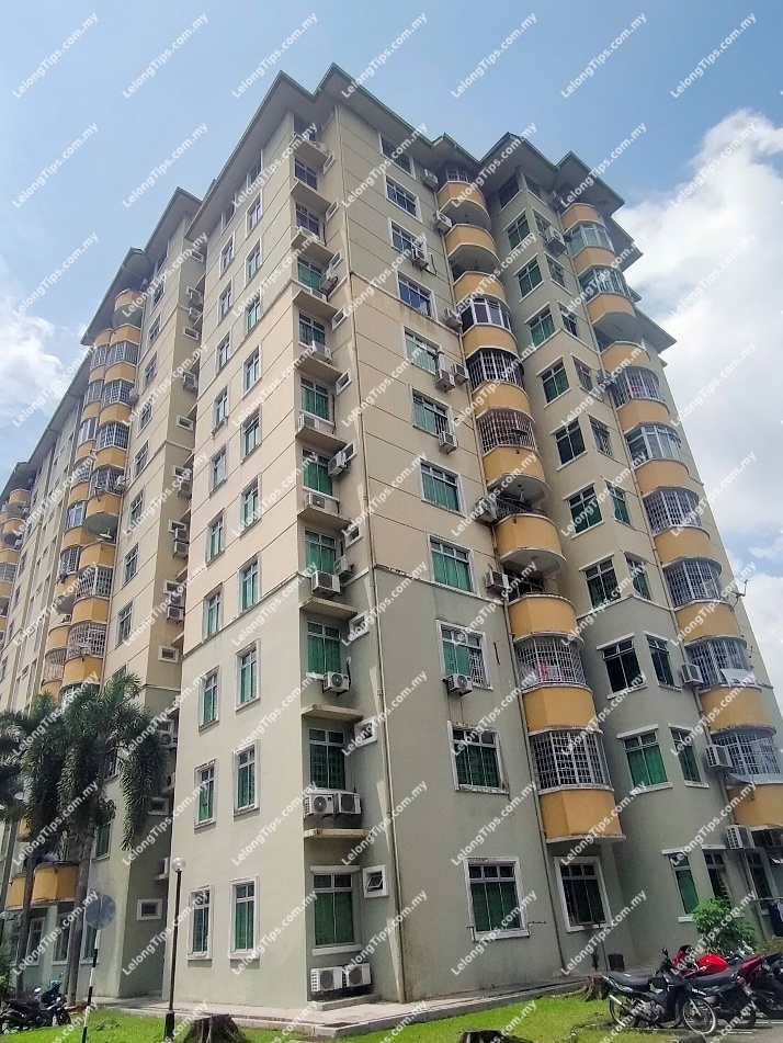 Apartment [6 min to Mid Valley Southkey; 10 min to KSL CITY Mall]