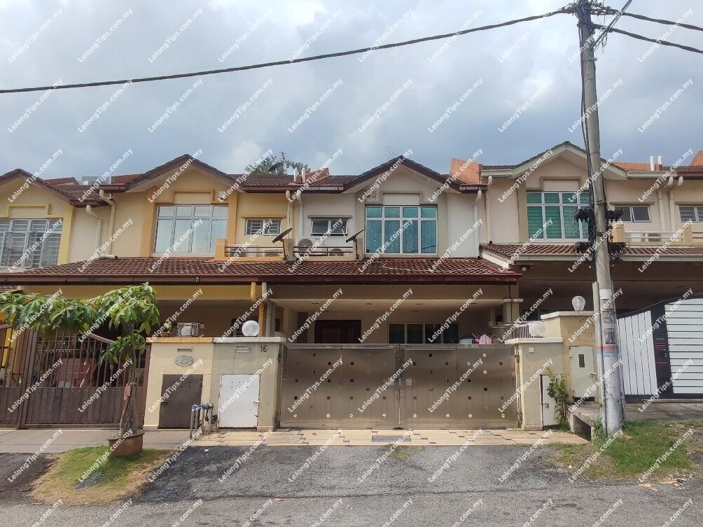 Freehold 2 Storey Terrace House, Intermediate [7 min to The Mines Shopping Mall; 10 min to Amerin Mall]