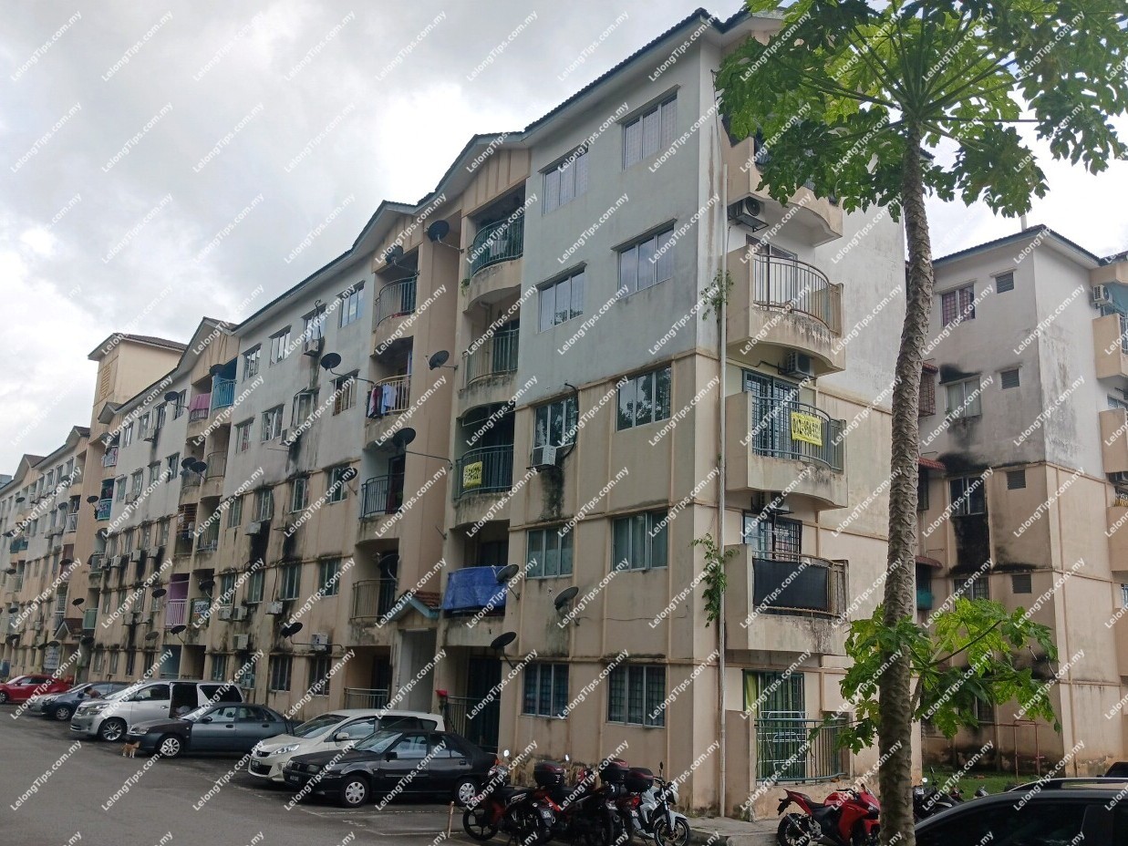 3 Bedroom Cemara Apartment [2 min to Taman Equine MRT Station; 7 min to