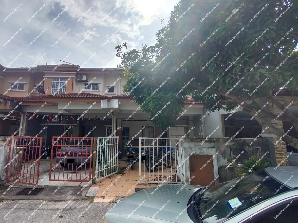 2 Storey Terrace House, Intermediate [Located in Kuala Selangor Town; 3 ...