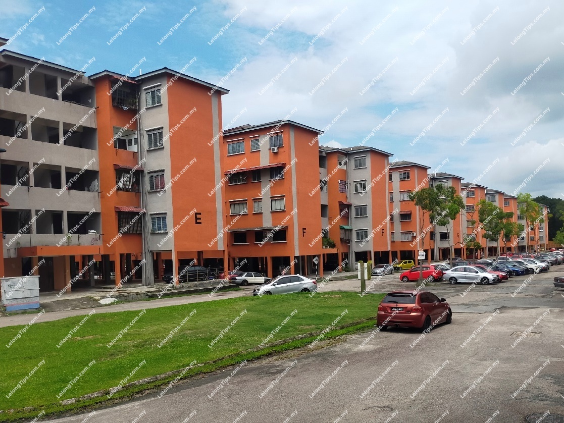 Flat, Low Cost [5 min to U Mall & AEON Taman Universiti]