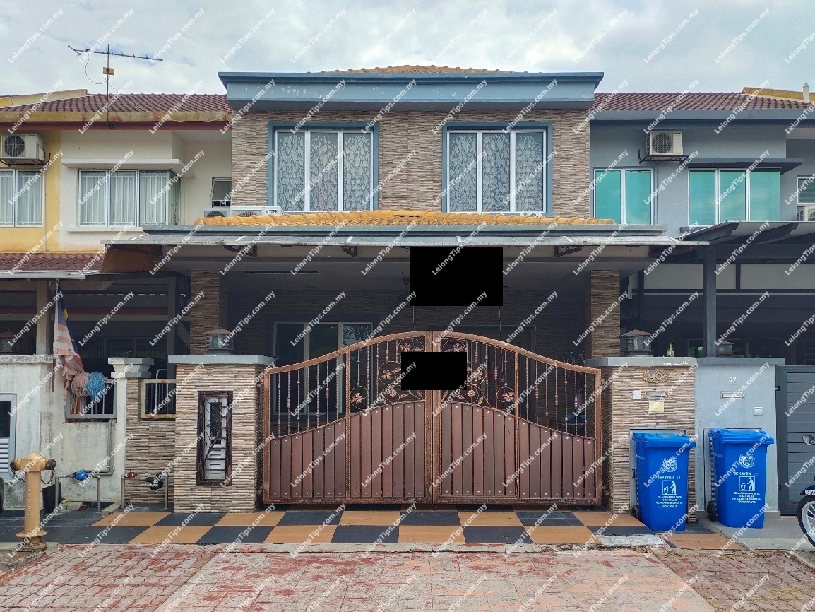 2 Storey Terrace House [3 min to AEON BiG Shah Alam; 5 min to Ole Ole Shopping centre & Shah Alam KTM Station]
