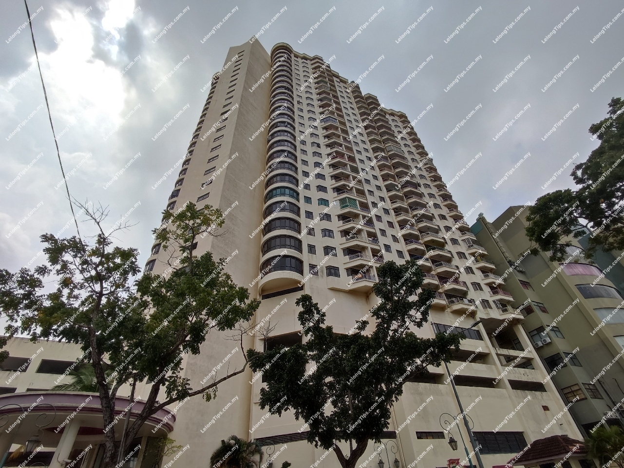 Freehold Midlands Condominium [2 min to Gurney Paragon & Gurney Plaza]