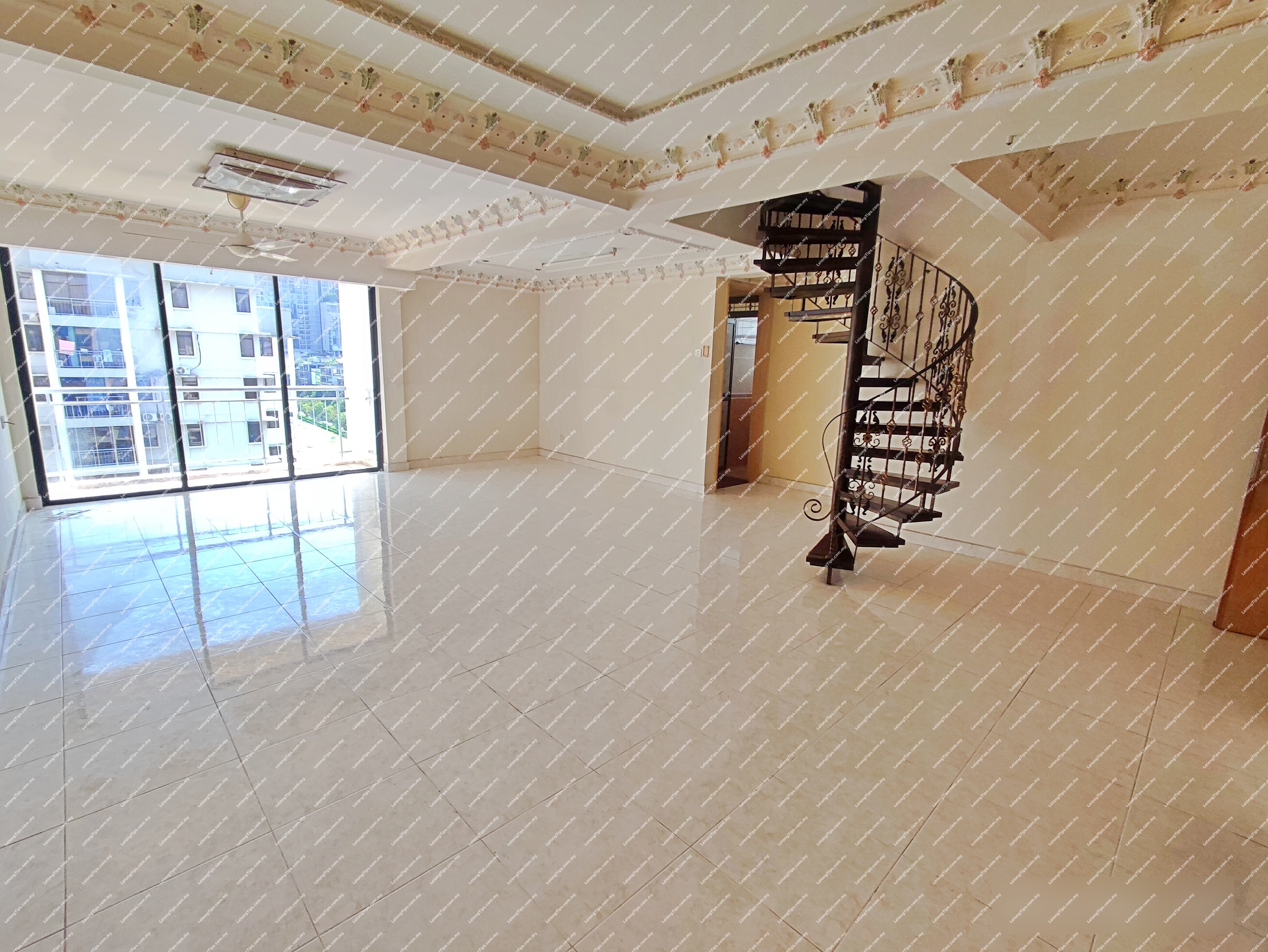 Freehold Cyberia Smarthomes A Duplex Penthouse [Next to Multimedia University - MMU Cyberjaya; 3 min to Gem In Mall Cyberjaya & DPULZE Shopping Centre]