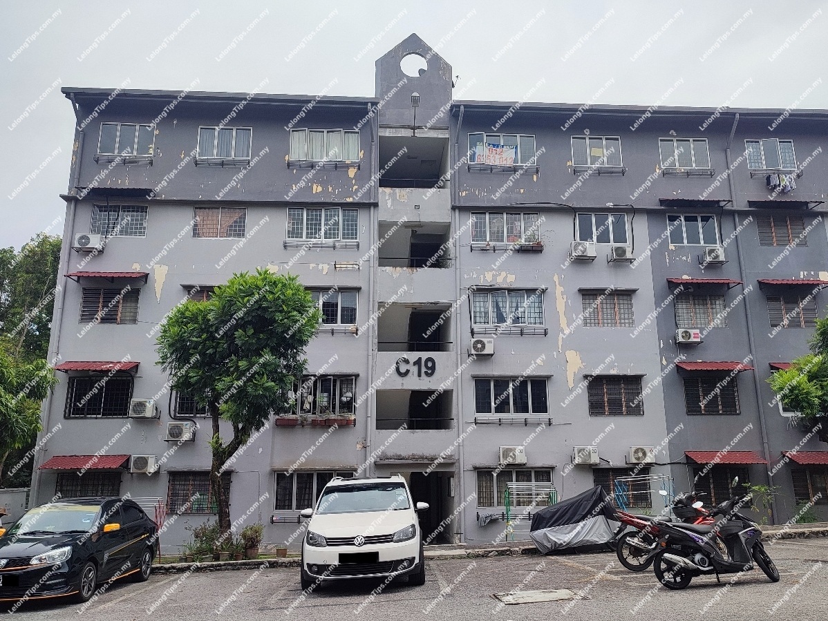 [33] Apartment, Corner Lot [3 min to AEON Taman Equine; 5 min to