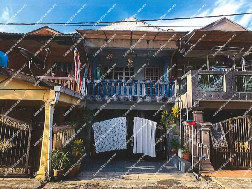 2 Storey Terrace House in Taman Medan, Intermediate, Low Cost [Facing main road; 3 min to SMK Taman Medan; 4 min to Kampung Dato Harun KTM Station; 5 min to Sunway Pyramid]