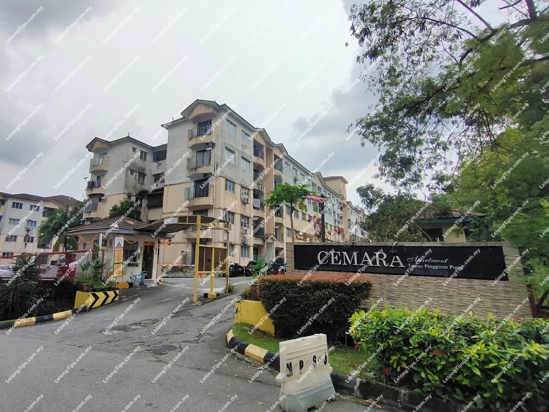 3 Bedroom Cemara Apartment, End Lot [3 min to Taman Equine MRT Station