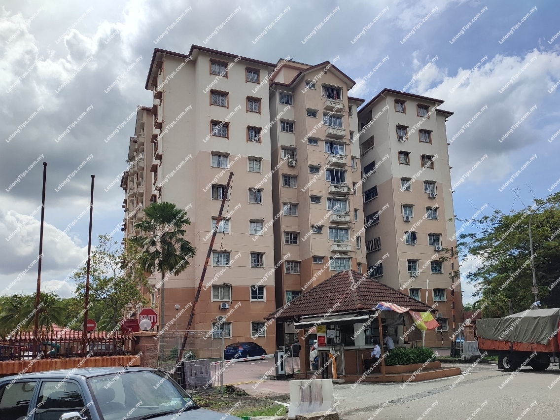 Freehold Condominium [7 min to Jaya Grocer Plaza Jelutong and Giant Hypermart Shah Alam]