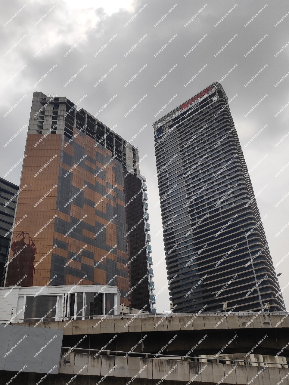 [-42%] Office Suite in Menara Crown, Empire City, Damansara Perdana [Next to LDP Highway; 4 min to Mutiara Damansara MRT Station]