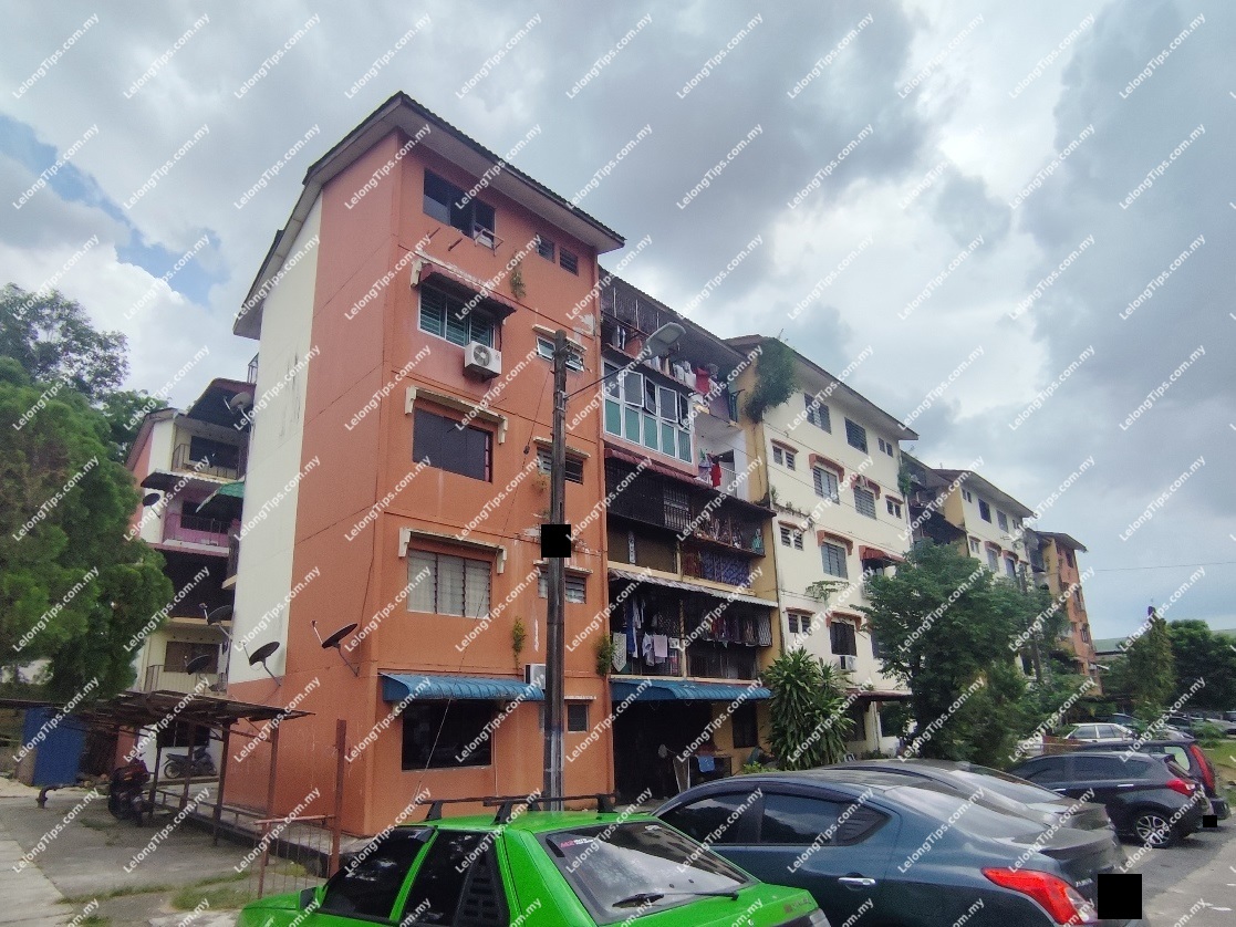 Flat [9 min walk to SK Taman Cempaka; 8 min to Angsana Johor Bahru Mall & Paradigm Mall JB]