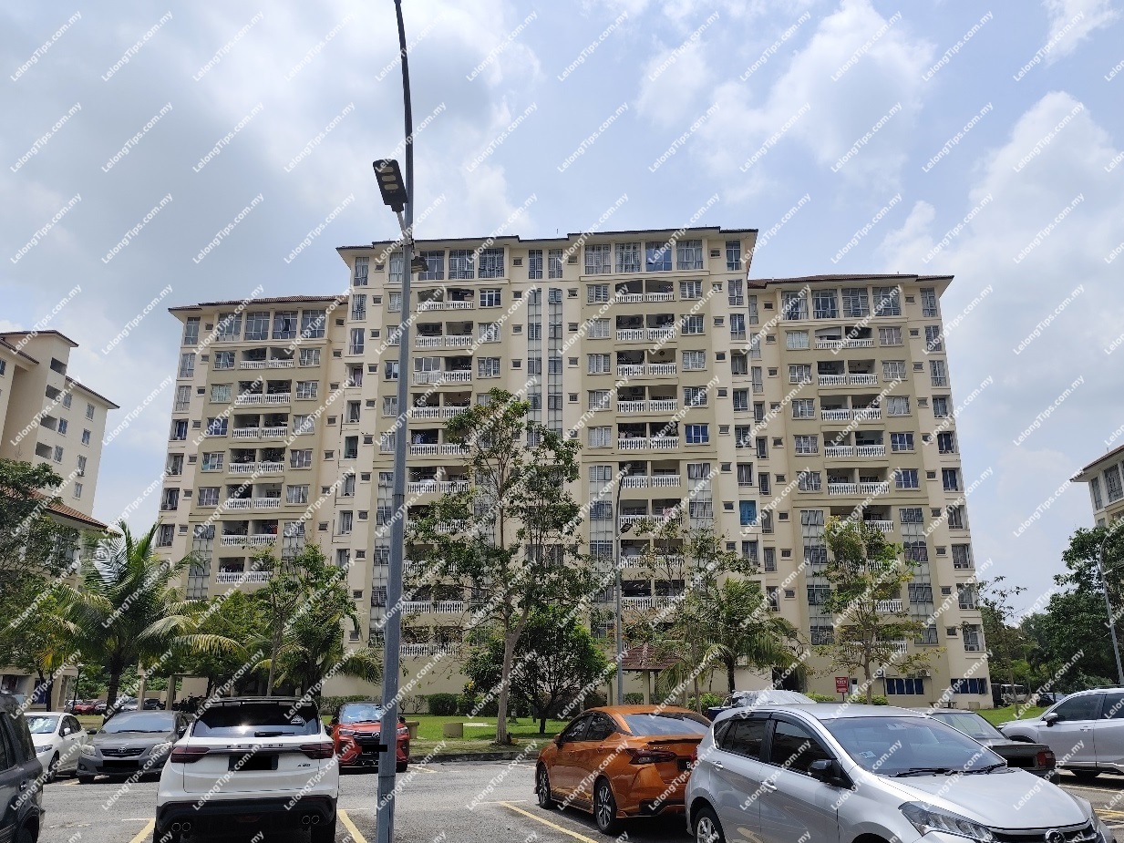 Nilam Puri Condominium [3 min to Taylor’s International School Puchong; 4 min to Lotus's Bukit Puchong]