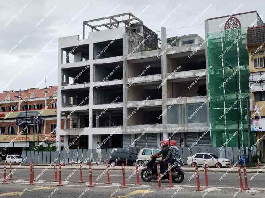 4 Storey Shop House, Intermediate, Renovated [Facing main road - Jalan Sultan Yahya Petra]