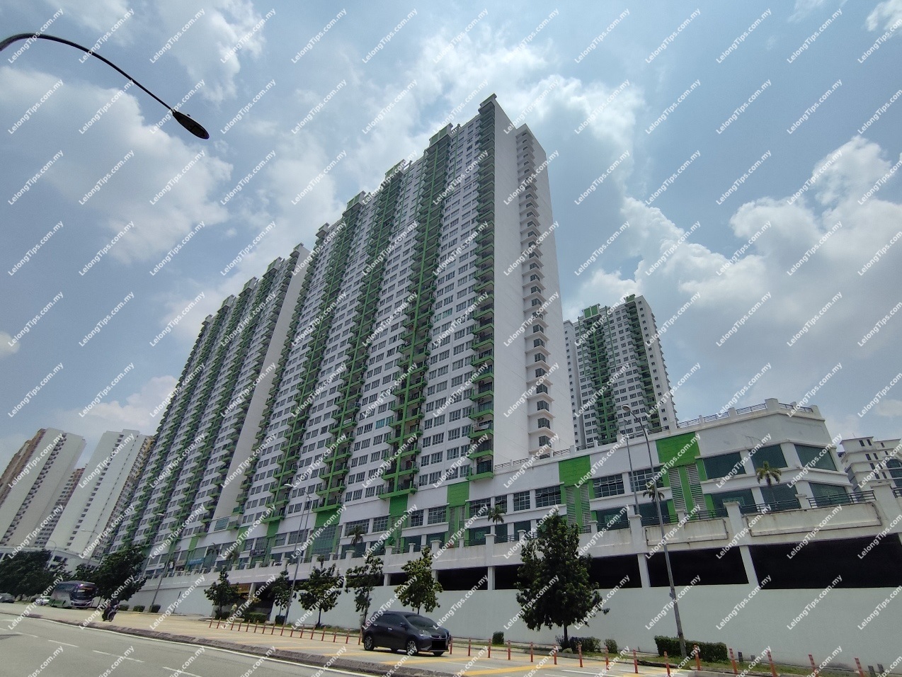 Parklane OUG Service Apartment