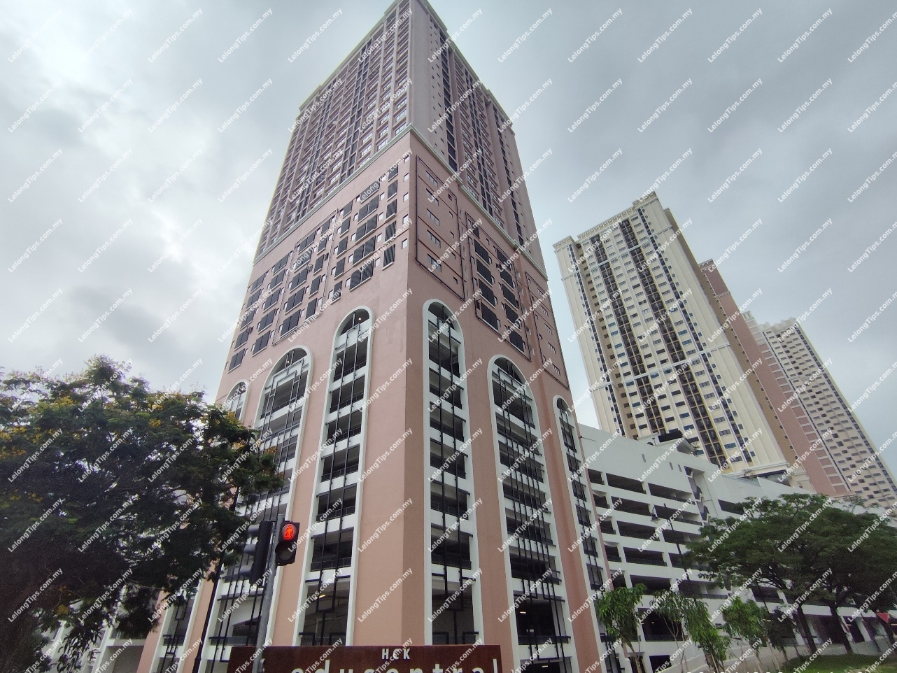 [ROI up to 7%; Next to Peninsula International School Australia] Service Apartment [4 min to Setia City Mall; 6 min to Lotus's Setia Alam]